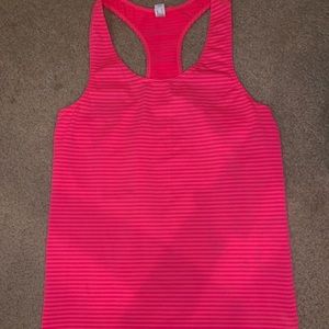 Under armor pink fitted tank